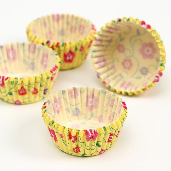 Форма для выпечки и упаковки конфет бумажная UPAK LAND «Цветы», 3.5×2 см, одноразовая, жёлтая