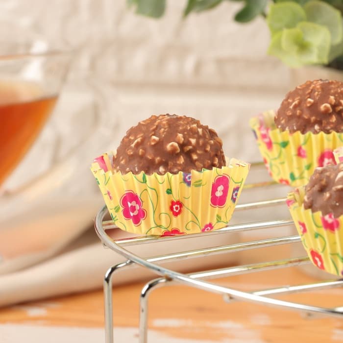 Форма для выпечки и упаковки конфет бумажная UPAK LAND «Цветы», 3.5×2 см, одноразовая, жёлтая