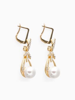 Серьги висячие «Жемчуг Грейс», белые в золоте