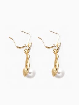 Серьги висячие «Жемчуг Грейс», белые в золоте