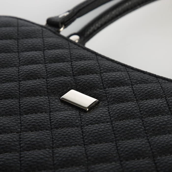 Сумка женская тоут на молнии, 31×10×20 см, однотонная, со стёжкой, чёрная