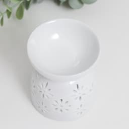 Аромалампа для эфирных масел «Кружево цветочное», керамика, белый, 8×6.5×6 см, МИКС