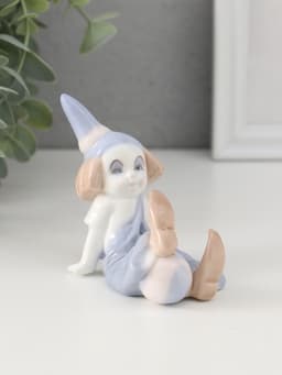 Фигурка керамика «Маленький клоун в колпаке с мячом», 8.5×5×7 см