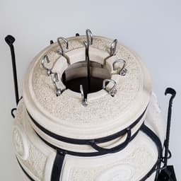 Тандыр Охотник c откидной крышкой. h=73 см, d=50 см, 82.5 кг, 8 шампуров, кочерга, совок, керамика