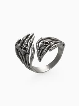 Кольцо «Перстень», череп на костях, цвет чернёное серебро, безразмерное