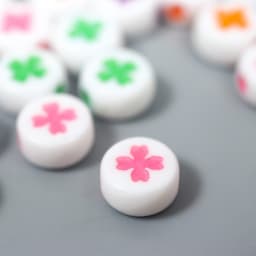 Бусины для творчества пластик «Яркий клевер на белом», набор 20 г, 0.7×0.7 см