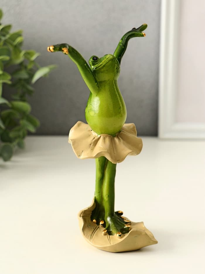 Фигурка полистоун лак «Лягуха балерина: полёт», 17×7×10 см