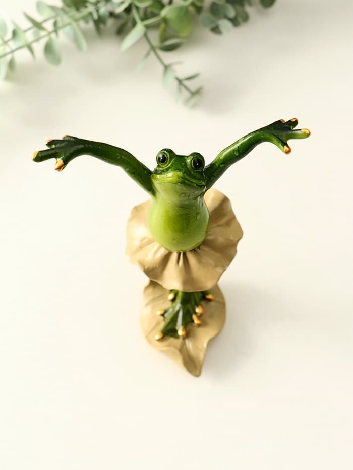 Фигурка полистоун лак «Лягуха балерина: полёт», 17×7×10 см