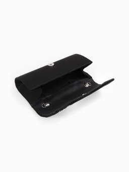 Сумка-клатч вечерняя на магните, на длинной цепочке, с серебристой вставкой, чёрная