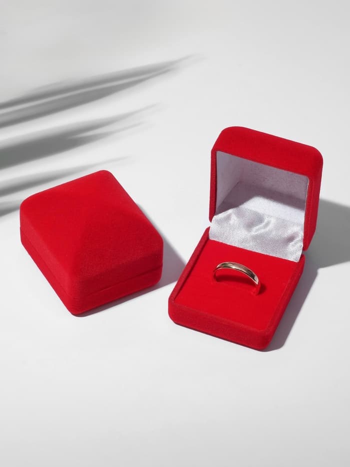 Футляр под серьги, кольцо «Традиции», бархатный, 4.5×5 см, красный