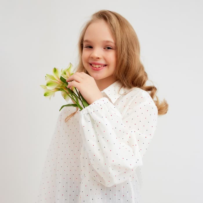 Рубашка для девочки в горошек MINAKU: Cotton collection, белая, рост 110 см