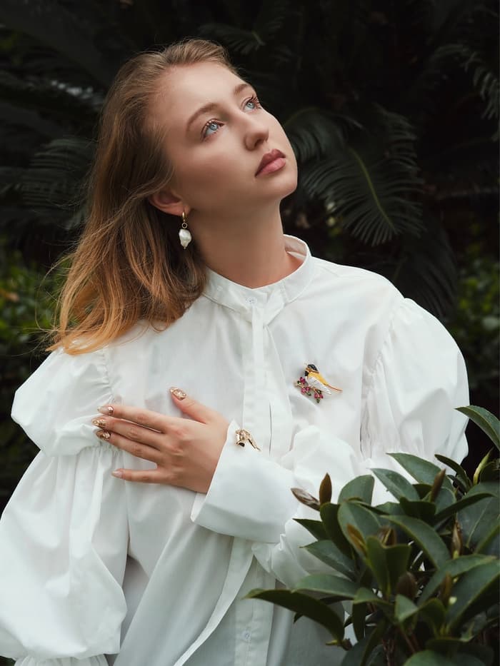 Брошь «Любящие руки», цвет золото