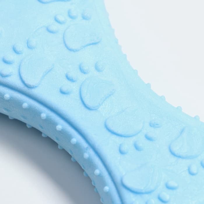 Плавающая игрушка для собак Пижон Premium «Лапки», 10.5×5.5×2 см, вспененный TPR, голубая