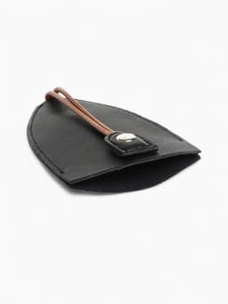 Ключница карманная с кольцом, размер 11.5×7.5×0.3 см, чёрная