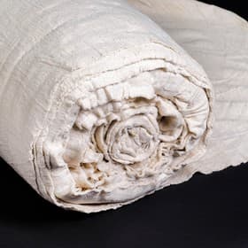 Полотно нетканое узбекское, длина 50 м, ширина 1.4 м, плотность 150 г/м²