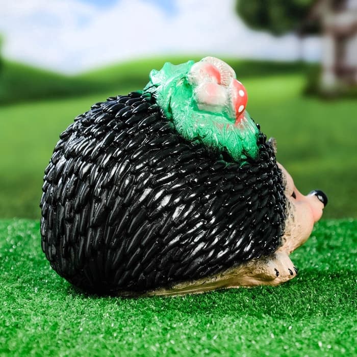 Садовая фигура из гипса «Ёжик с грибочками», 18×28×20 см