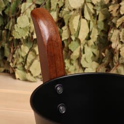 Ушат для бани и сауны, 4 л, сталь, с деревянной ручкой, чёрный