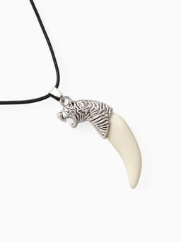 Кулон унисекс «Клык тигра», белый в чернёном серебре на чёрном шнурке, 40 см