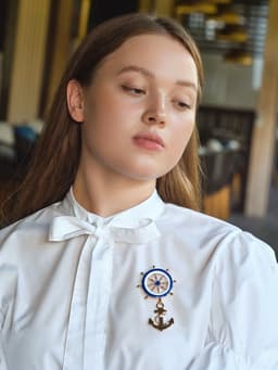 Брошь «Морской набор», бело-синяя в золоте