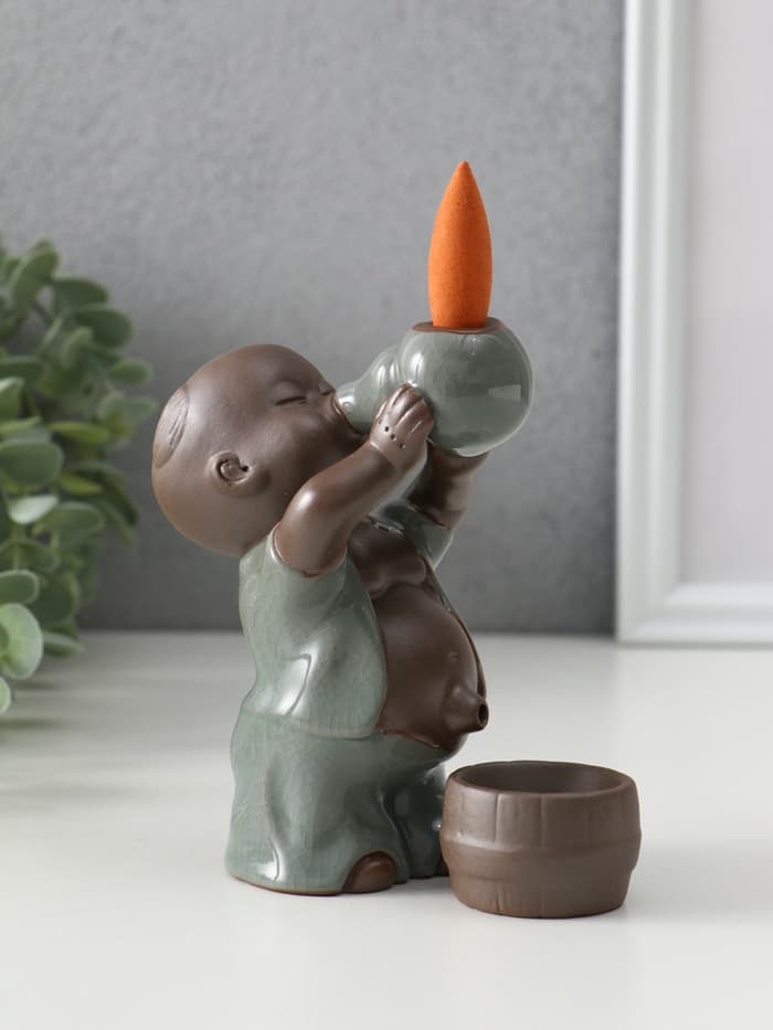 Подставка для благовоний TAKE IT EASY «Мальчик пьет», стелющийся дым, 13×8×9 см