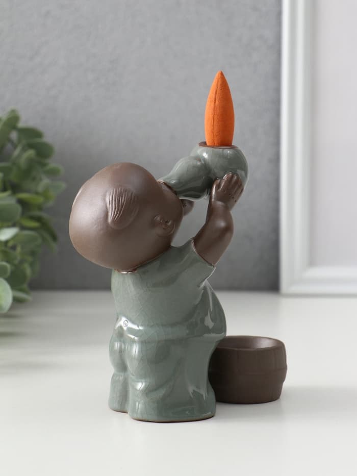 Подставка для благовоний TAKE IT EASY «Мальчик пьет», стелющийся дым, 13×8×9 см