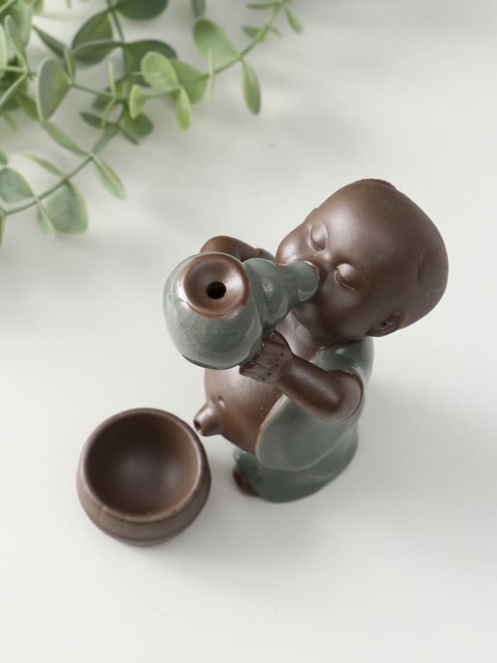 Подставка для благовоний TAKE IT EASY «Мальчик пьет», стелющийся дым, 13×8×9 см