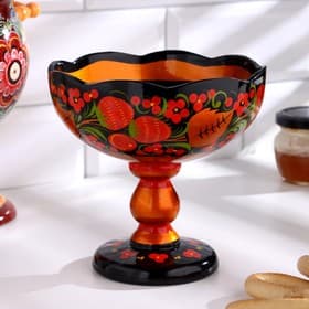Конфетница на ножке «Земляничка», резная, дерево, хохлома