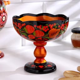 Конфетница на ножке «Земляничка», резная, дерево, хохлома