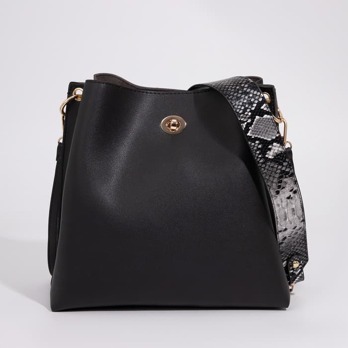 Сумка женская на застёжке, чёрная