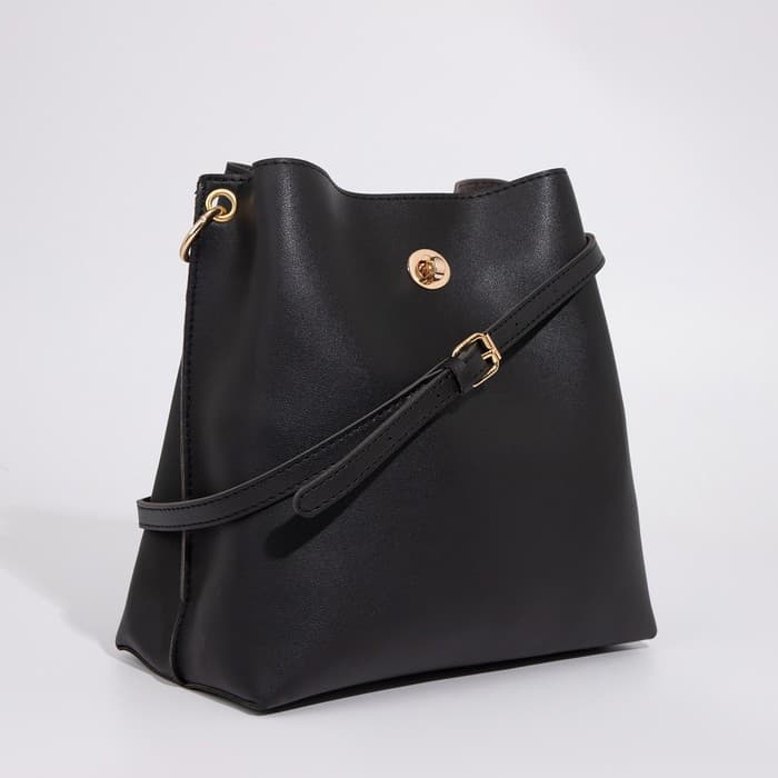 Сумка женская на застёжке, чёрная