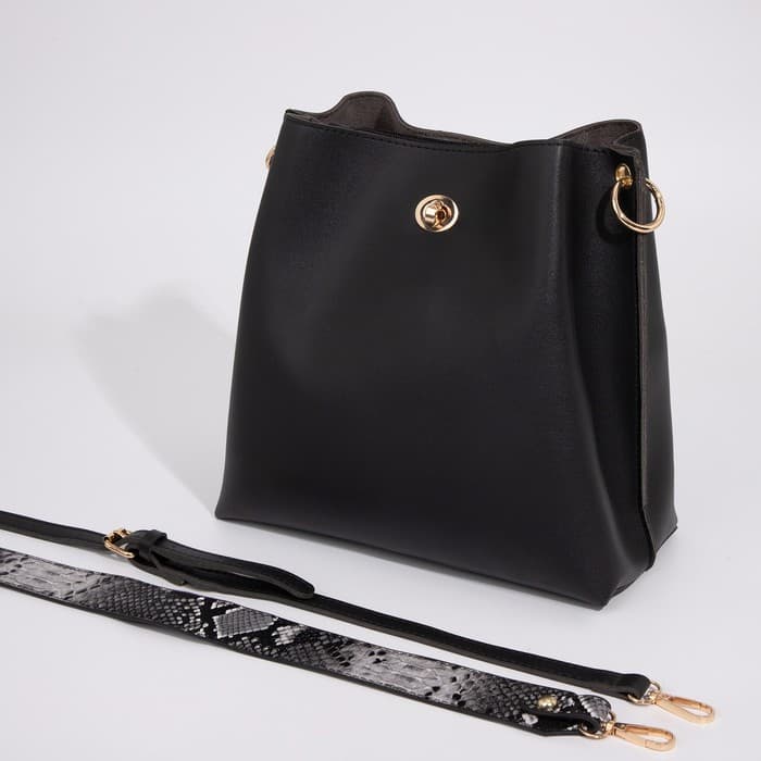 Сумка женская на застёжке, чёрная