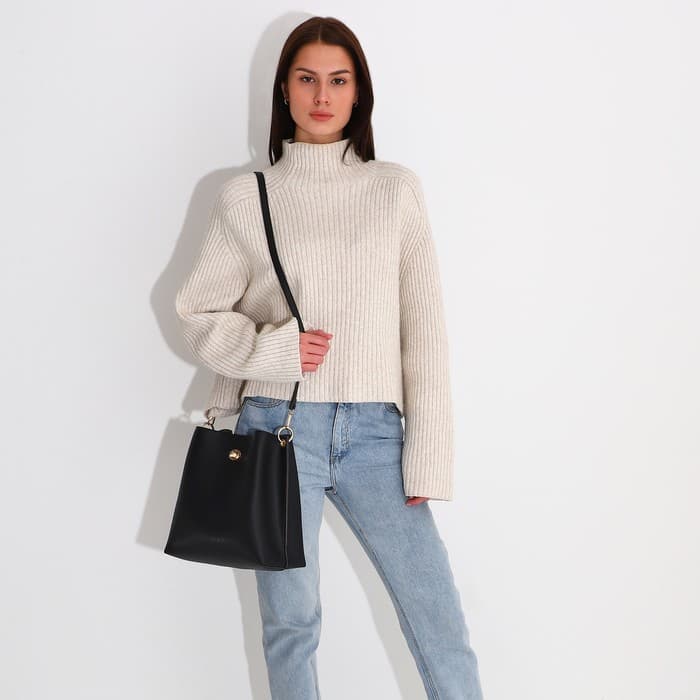 Сумка женская на застёжке, чёрная