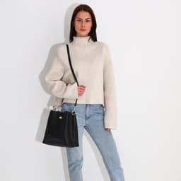 Сумка женская на застёжке, чёрная