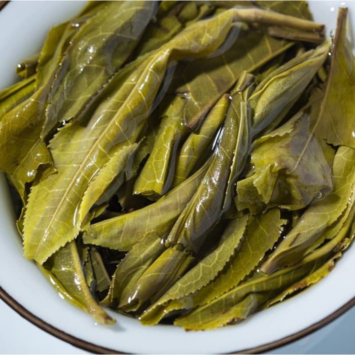 Чай зелёный китайский выдержанный «Шен Пуэр», Менхай, 2017 г, кирпич, 357 г