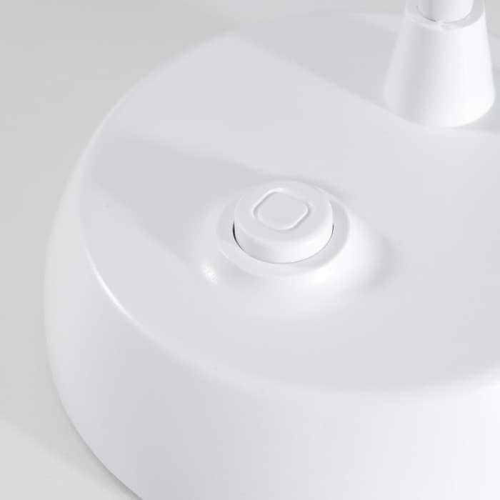 Лампа настольная «Моно» LED 1 режим 1 Вт 3AA белый 8×8×32 см