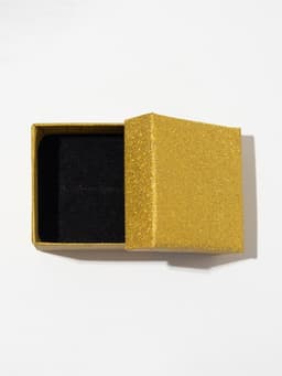 Коробочка подарочная под кольцо, серьги «Блеск», 5×5 см, (полезная часть 4.5×4.5 см), вставка чёрная, цвет золото