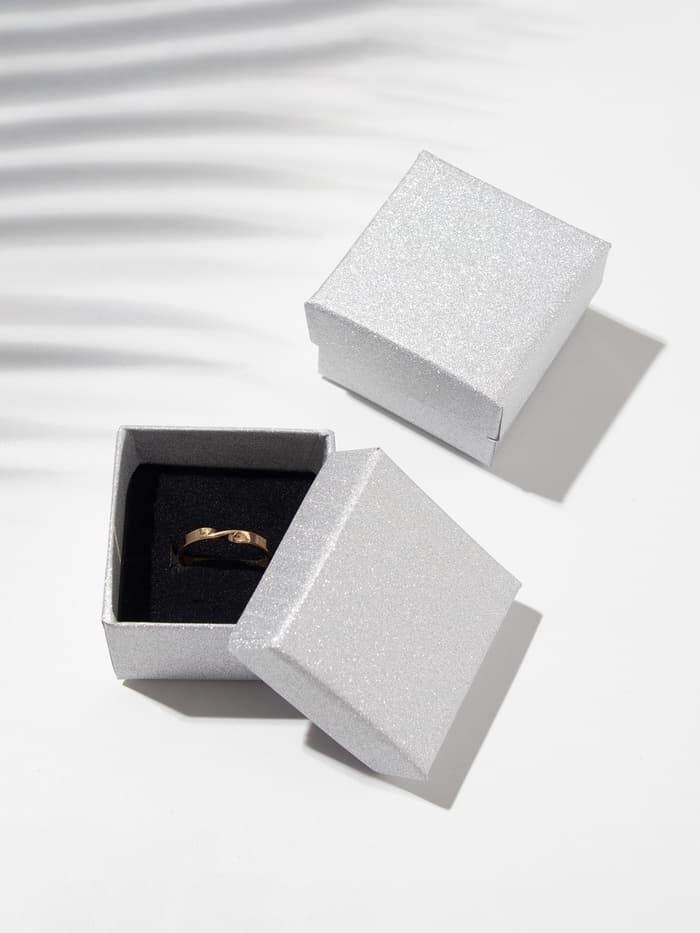 Коробочка подарочная под серьги, кольцо «Блеск», 5×5 см, (полезная часть 4.5×4.5 см), цвет серебро