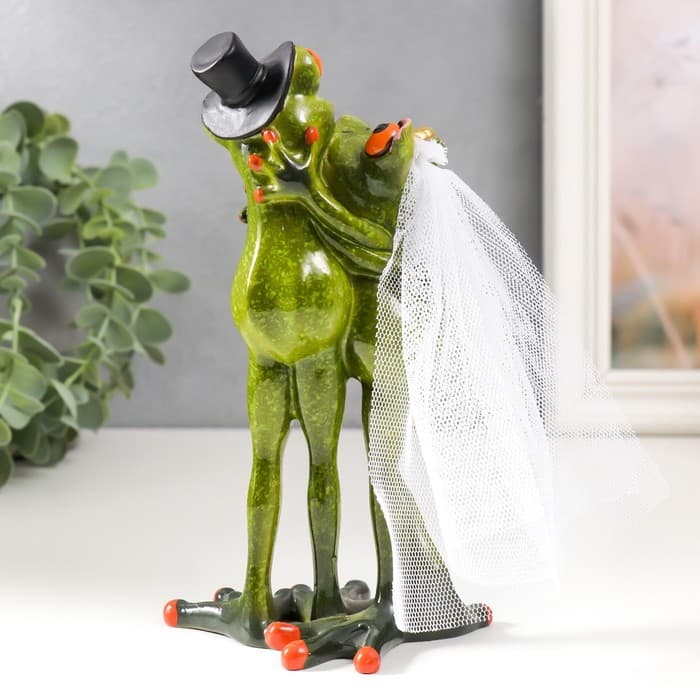 Фигурка полистоун лак «Лягушачья свадьба», 17×9.6×8 см