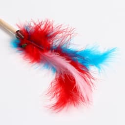 Дразнилка «Перья с колокольчиком» на деревянной палочке, с бубенчиком, цвет МИКС