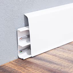 Плинтус напольный «Деконика», 85×2200 мм, цвет 001-G белый глянцевый