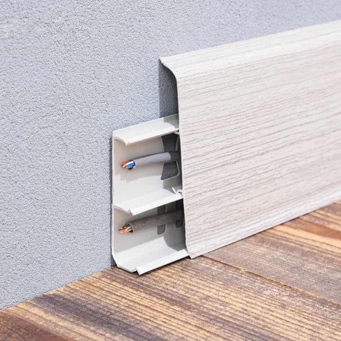 Плинтус напольный «Деконика», 85×2200 мм, цвет 253 ясень серый