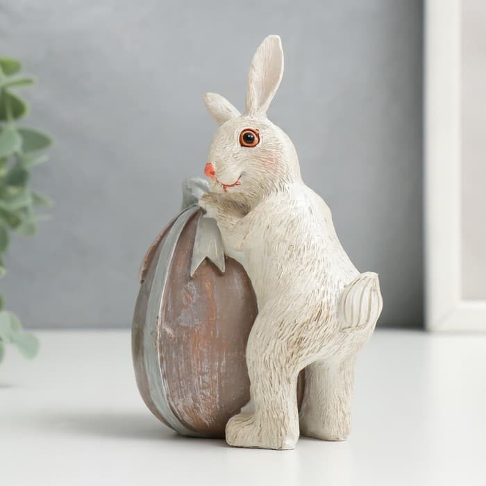 Фигурка полистоун «Кролик с яичком с бантом», 11×5.5×8.5 см