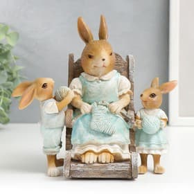 Фигурка полистоун «Зайка-бабуля с внучатами», 16.5×11×17.5 см