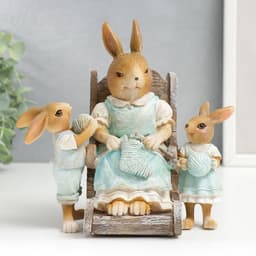 Фигурка полистоун «Зайка-бабуля с внучатами», 16.5×11×17.5 см