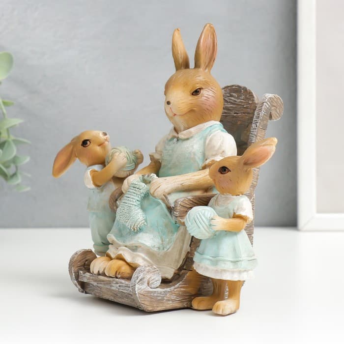 Фигурка полистоун «Зайка-бабуля с внучатами», 16.5×11×17.5 см