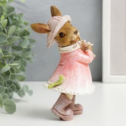 Фигурка полистоун «Зайка в шляпке и дождевике с цветком и гусеницей», 14.5×6.5×8 см