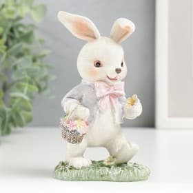 Фигурка полистоун «Нарядный зайчик с корзиной цветов на полянке», 11.5×5.5×7 см