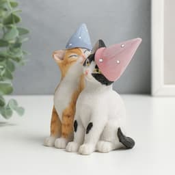 Фигурка полистоун «Котята в колпаках», 10×5.5×9 см