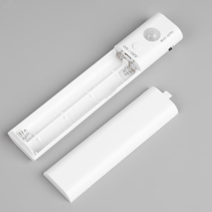 Светодиодная лента Luazon Lighting с датчиком движения 2 м, IP65, SMD2835, 60 LED/м, 4хААА, 3000К, свечение тёплое белое