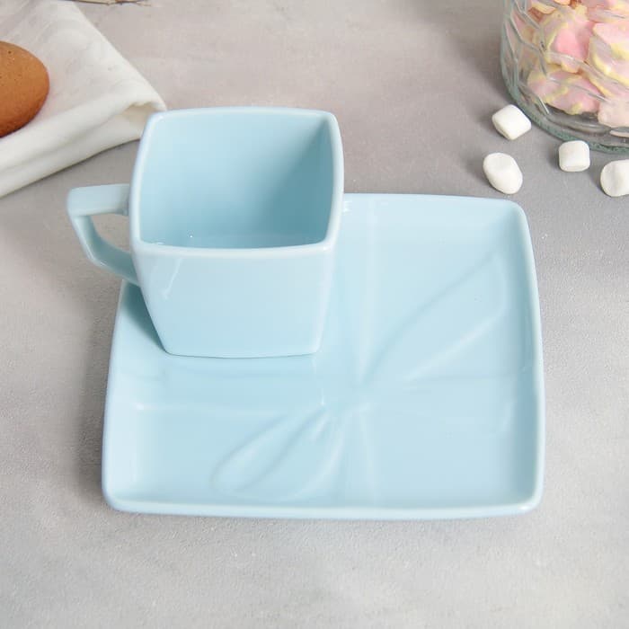 Чайная пара керамическая «Голубой подарок»: кружка 150 мл, блюдце 15.5×15.5 см